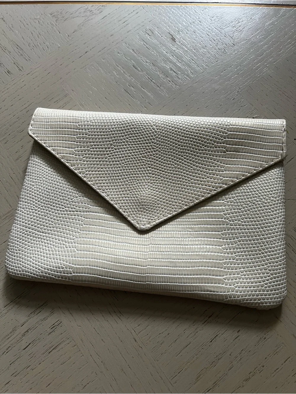 Ipsy Glam Bag Faux Snake Skin Cream With Lime Green Interior Snap Closure